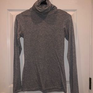 Long-sleeve Gray Turtleneck